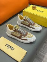 商品名称：Fendi 芬迪正规码数: 38-44 休闲鞋商品材料：精选 牛皮鞋面，柔软羊皮内里；原厂大底