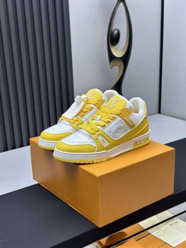 工厂直销 顶级版本 LV-路易威登-经典走秀新款空胶工艺 原版1：1开发复刻！！上脚非常舒适 奢侈用料，做工精细，中底印有欧洲制造英文字母鞋面由意大利进口小牛皮