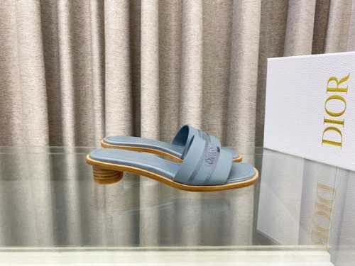 迪奥 Dior 2025 春夏新款 DWAY 平底一字拖拼色女鞋 CD字母logo立体刺绣圆柱跟凉鞋 方头粗跟果冻色露趾拖鞋 原版开发市面顶级版本材质：鞋面原版