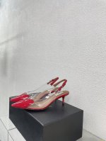 胶片 后空中跟凉鞋 6.5Cm Alaia 胶片凉鞋来自巴黎 一见倾心 桃心 P380 红色 阿莱娅还有另外性感的一面 配上不同款式，不同风格都能轻松驾驭，无论