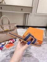 早春新款， 高端拼接油边工艺 全新改版 Hermès 包装升级，版型做工材料升级。 Hermes市场最高版本纯手工鞋 顶级产品爱马仕拖鞋 新款高端时尚原版一样，