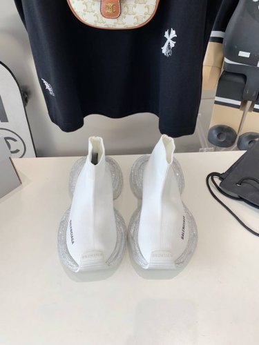 出厂价大底钻版 Balenciaga 巴黎世家3Xl镶钻袜子鞋复古休闲运动鞋 推出探索时尚界对于原创与挪用的概念、以全新系列致敬传承与经典，以标志性 Balen