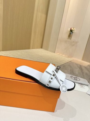 爱马仕Hermes，真皮大底 出厂价350顶级版本！原版开发 鞋面：牛皮 内里垫脚 羊皮 大底：意大利真皮大底 码数：34-43注 34 41 42 43 码定