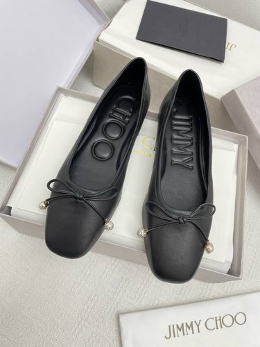 390顶级版本 ——Elme Flat珍珠蝴蝶结饰芭蕾鞋平底鞋 打造完美焦点Love系高跟鞋，模特走秀首选佳品，办公室高领首选款线条优美，上脚舒适！ 鞋面：进口