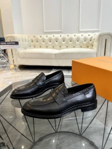 Louis Vuitton 路易威登 -高端品质 原单 -鞋面：进口头层牛皮 -内里：水染小牛皮 -大底：原版真皮大底成型大底 -超高品控 做工精细：凸显 高端