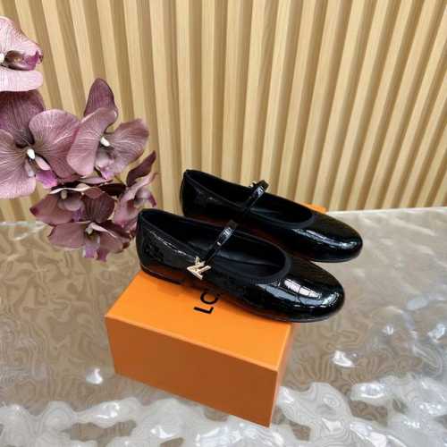 LV 路易威登 25 2025 早春新品 顶级版本专柜主打最新款 玛丽珍漆皮单鞋 硬货上新 鞋面：羊皮 漆皮内里：进口山羊皮里大底：真皮大底鞋码: 35-42