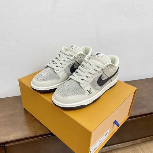 情侣款nk Sb Dunk Low Lv联名周年高端定制 低帮休闲板鞋 联名系列卖疯了情侣款专柜如图包装 广州大厂品质 大厂纯原品质出货 超高清洁度 皮料切割干