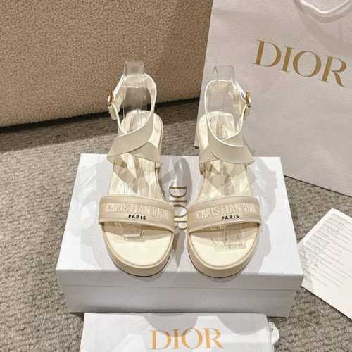 代购级别！迪奥 Dior 春夏走秀新款 iviera Dway 交叉带高跟女鞋 经典迪奥字母logo立体刺绣露趾凉鞋 明星同款粗跟圆头厚底鞋 市场顶级版本材质：