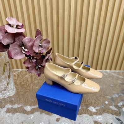 Stuart Weitzman Sw经典早秋 双带粗跟玛丽珍鞋 法式浪漫与时髦 简直美上天了 一如既往贴合脚型的高舒适度 搭配双绑带增加了精致与甜美 让它成为浪