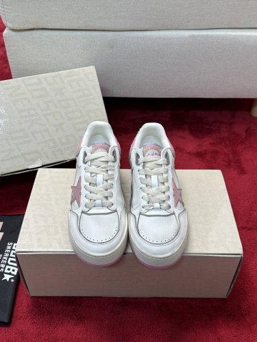 春季新款厚底星星板鞋小脏鞋休闲滑板鞋新款火红程度比之前的小脏鞋还要火，打破传统审美，厚底的设计更是对小个子非常友好！进口牛皮鞋面，毛巾布+透气网里，Tpu大底+