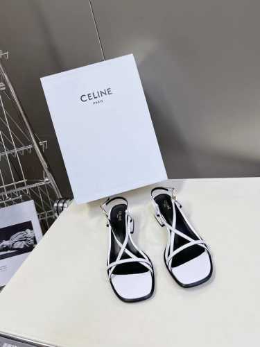 Celine 思琳春夏最新款复古凯旋门时髦粗跟凉鞋夏天搭配袜子 简直绝绝子了复古的点上带上了满分时髦感颜值 绝原版购入开发 依旧最高输出还原原版定制复古感胎牛皮