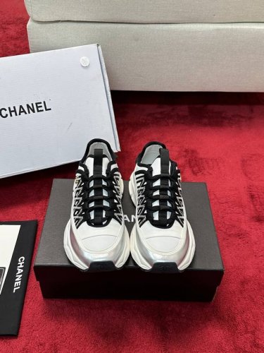 Chanel香奈儿老爹鞋-2025专柜顶级休闲款运动鞋这款经典设计；鞋面多种工艺电绣的风格；大底却时尚运动；不平凡的拥入了多种配色元素 多元化混搭非常好看百搭，