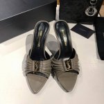 YSL SAINT LAURENT* 夏季新品 金属头优雅大气高跟凉鞋 2025全新春夏系列后带方扣高跟凉鞋 ！ 尖头高跟拖鞋淡淡的夏日里怎么少得了一双仙女鞋各