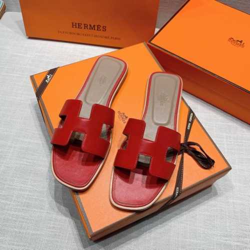 光面皮系列全新改版 Hermès 包装升级，版型做工材料升级。 Hermes市场最高版本纯手工鞋 顶级产品爱马仕拖鞋 经典之最，真正的手工鞋，连针线走线数量都和