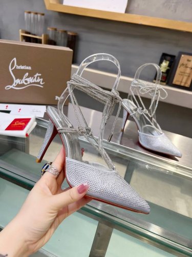 ChristianLouboutin路铂廷 CL红底鞋‖ 全球限量！来自拉斯维加斯的祝福灵感来自拉斯维加斯的炫彩霓虹手工制作，精致工艺收藏级作品绝对吸睛的存在水