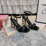 上新 D&G 顶级高版本2025新款DG跟凉鞋出货我们这款可以说是做到了精髓？！技术上我们做到了原汁原味重工打造1面料：进口牛皮2内里：进口羊皮3鞋底：AAA级