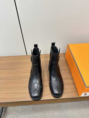 Hermes H家新款爱马仕 浪漫刺绣高跟及踝靴机车短靴 顶级原单品质，市面最高版本，出厂价批 鞋面：进口头层纳帕牛皮，内里牛皮，垫脚混种羊皮，精选头层小牛皮高