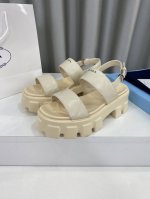 冲量价 Prad*A普拉达2024Vs春夏爆款凉鞋系列 厚底简约凉鞋 原版1:1定制，今年最潮最流行复古英伦风，简约大气，款款都好看，松糕厚底显瘦增高，非常舒适