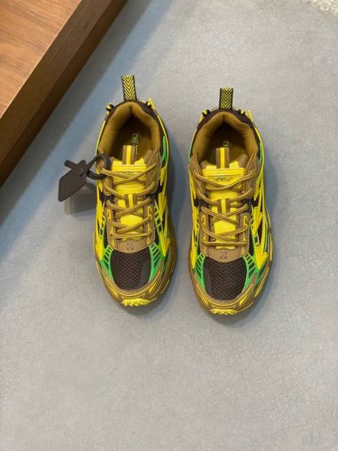 off-White C O Virgil Abloh 登休山闲鞋 24年款新 采用保环牛剖革合组网织鞋布面材质 鞋垫嵌入泡发缓震eva物料 正确底中搭载eva轻