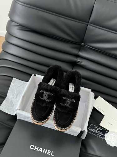 Chanel 24B新款雪地靴 秋冬暖心推荐 高品质认准我家实拍 穿腻了毫无特色的ugg 不妨来买这款，超级仙女的一款，内里隆丰羊皮毛一体，不计成本选用澳洲皮毛
