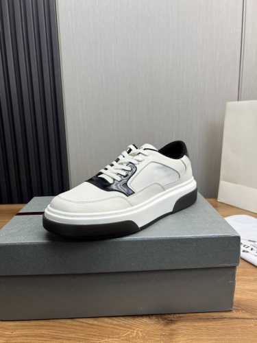 工厂价 Prada 普拉达.官网新品来袭，专柜同步1:1发售原厂配置，进口原版牛皮拼接进口网布，经典版面运动潮达人，进口水染牛皮里垫，鞋底：原厂特供原版底超级舒
