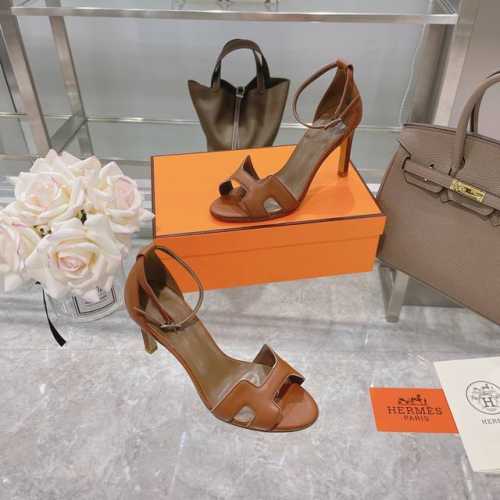 Hermès 爱马仕 皮面 高跟气质凉鞋 耗时半年时间开发，终于完美复刻出货！爱马仕的高跟鞋是我见过最简约最耐看最有气质的！！！任何风格都能hold住跟高：7c