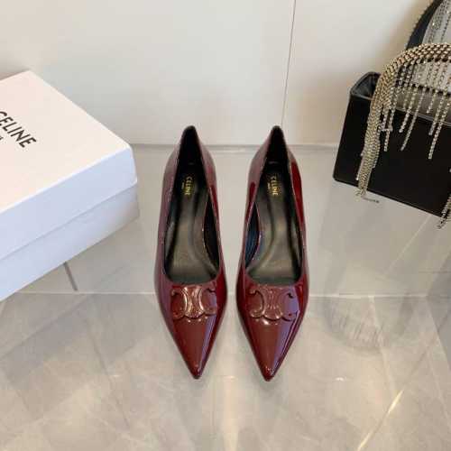 小牛皮：Celine 2024春夏小猫跟，尖鞋头造型，柔美的露脚设计，脚踝绑带Triomphe T字绑带设计，配有金属 Triomphe标志性元素绑带，上脚真的