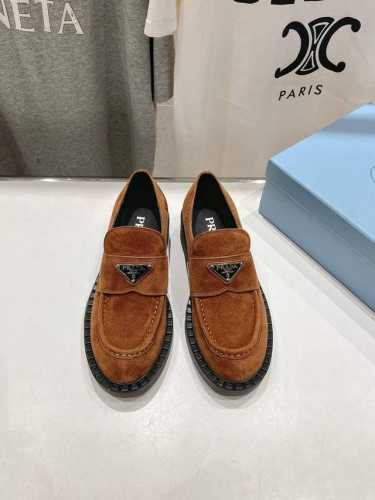高版本出厂Prada* 普拉达ss25New Arrival～P家2025Ss新品三角扣单鞋乐福鞋 顶级品质...经典三角标，经典鞋型，可以给予满眼的爱意 超级
