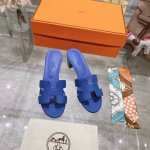 粗跟 出厂价 Hermes 爱马仕h拖鞋oran凉鞋系列 时尚又百搭 超级舒服 每个细节都做到极致 原版swift小牛皮 原版1:1独家私模鞋面 原版真皮沿条大