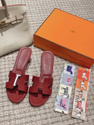 出厂价P 手掌纹 Hermes 爱马仕H拖鞋Oran凉鞋系列 时尚又百搭 超级舒服 每个细节都做到极致 原版麂皮 原版1:1独家私模鞋面 原版真皮沿条大底 跟高
