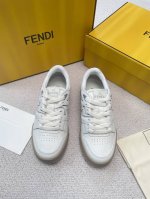市场顶级版本FEND* 芬迪match最新爆款情侣款运动鞋板鞋超多明星博主上脚 原版购入 一比一开发 做货 设计师Kim Jones打造的首款运动鞋fendi