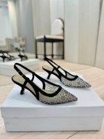 出厂价： Dior 迪奥 2025春夏走秀新款bling...bling...水晶鞋 Capture系列高跟女鞋 明星同款水钻方头藤格纹图案猫跟拖凉鞋 市面顶级