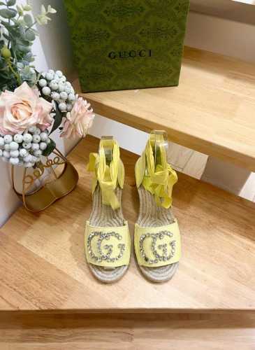 Gucci 古奇 25Ss 早春水钻gg字母图案装饰园头古奇草编新款坡跟渔夫鞋 牛仔布鞋面，官网同步， 永不过时，超级舒适， 四季都可以穿，上脚轻便 经典水钻l