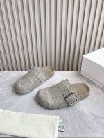 出厂 顶级版本 罗意威Loewe 25 Campo早春半拖鞋来自秀场延续品牌设计师Jonathan Anderson一贯的玩味主义色彩新款Campo玛丽珍穆勒鞋
