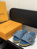 出厂：130 2025Sslv拖鞋情侣款 pool Pillow Comfort 必入系列！魔术贴高级慵懒风 百看不厌款 时尚度拉满 细节用心感受 反复调试配色