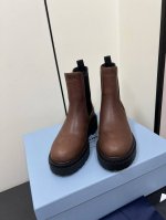 Prada ｜秋冬新品厚底切尔西靴 P家复古新品女靴 秋天氛围感拉满 一年四季搭配都离不开靴子真的太好搭配啦 进口小牛皮 质感满满 细节最重要要 Size：35