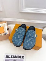 Lv 路易威登 242024 早春新款 顶级版本专柜主打最新款 Cosy Comfort面包穆勒拖鞋硬货上新代购级别！高级感十足！国内外博主刷爆的一款，复古又时