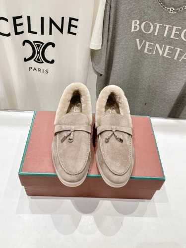 顶级出厂 毛毛单鞋 男码+10 Loro Piana* Lp万年经典款乐福鞋 简约时尚 脚感超级舒适 一天可以暴走两万步的鞋子 超级百搭款！ 鞋面采用独特针织面