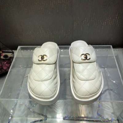 出 ～小香chane*24C早春菱格.书包扣勃肯拖鞋顶级品质 超个性斜方头半拖鞋 Eva厚底很轻便 好穿又百搭 鞋面：混种羊皮 内里 垫脚：羊皮 大底：原版菱格