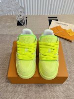 LV 路易威登运动鞋板鞋 可爱胖trainer 新配色来闭着眼睛买的款式，打破颜色的单一变化，更年轻了胖trainer 也可以叫发福鞋，憨态可掬，可可爱爱最经典