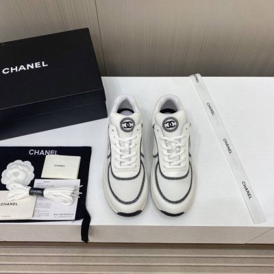 出厂价 顶级品质 Chanel 香奈儿2024早春新款休闲运动鞋板鞋 超美的颜色非常百搭 超级舒适 满满的小香风 经典耐看百搭款！ 鞋面用料拼接鞋面 小羊皮，牛