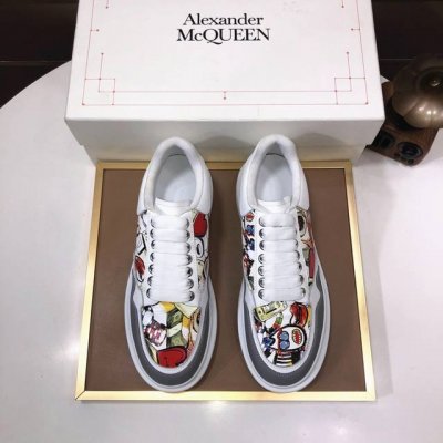 工厂 原单最新 Mqueen 麦昆 情侣款：女35-40，男38-44 官网同步发售！想不出有任何理由不收它！面料采用头层牛皮面 最新材料 ，内里和垫脚是定制同