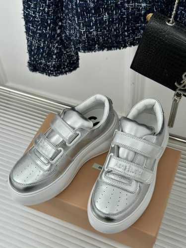 厂价 Acne Studio*S 24S笑脸厚底魔术贴 小白鞋 爆款 将极简风演绎到极致 这款小白鞋超级好穿 上脚不仅显腿细 而且显腿长 还有6.5Cm增高效果