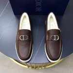 出厂价： 澳洲羊毛内里 品牌：迪奥dior 标准码：男码38 44 45可以定做 等级：官网同款 材料：原版牛皮面 羊毛内里 原版tpu耐磨柔软大底 款式类别：