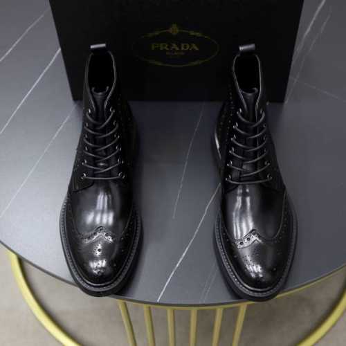 原单品质： 品牌：普拉达 Prada 偏大一码：男码38–44 45定做 等级：官网同款 高端男鞋 材料：原版牛皮 牛皮内里、原版大底 款式类别：切尔西男靴 时
