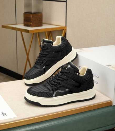 全真羊毛内里 假一赔十 请注意 原单品质 比较毛料的厚度爆款ugg 来自澳洲温暖奢侈品牌男鞋，官网同步、贝克汉姆男款..，采用进口头层打蜡牛皮制作，鞋头打蜡 澳