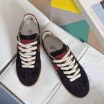 顶级版本：情侣款 Maisonmargiela Mm6 马吉拉 情侣款 德训鞋 休闲 运动鞋 原版购入开发 做货 鬼才设计师品牌，一个轻奢品牌 这一款德国训练鞋