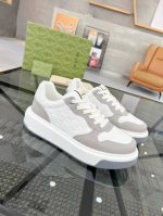 出厂价 实价 古奇-新款男鞋GUCCI 最新鞋出货。原单品质 时尚潮流 采用特殊材料 内里网羊皮 全新包装。脚感超舒适，做工简直无可挑剔 码数:38-44 45