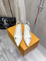 顶级版本 Louis Vuitton LV 路易威登 2025春夏尖头高跟鞋凉鞋鹰嘴小尖头搭配镂空老花皮条小方扣可调节松紧，Lv五金 “logo”饰以点缀，细节