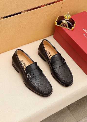 商品商标：Ferragamo 菲拉格慕 休闲皮鞋 正码码数: 38-44 45订制 商品材料：精选 进口头层荔枝纹牛皮鞋面+奢华五金扣，进口水染牛皮内里。强烈立
